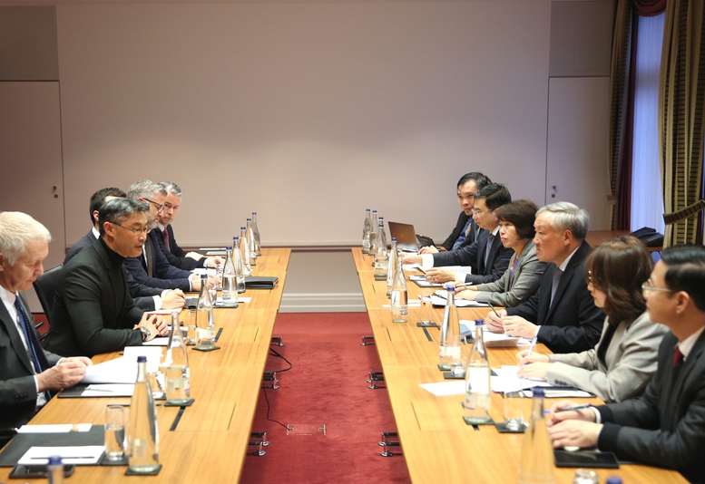 Việt Nam mong muốn tăng cường hợp tác với Thụy Sĩ trong phát triển trung tâm tài chính quốc tế- Ảnh 6.