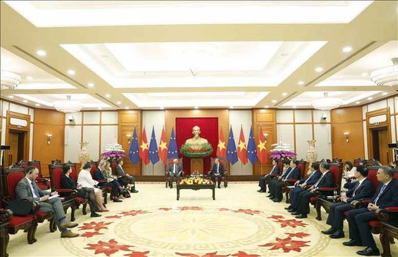 Chủ tịch Hội đồng châu Âu rời Hà Nội, kết thúc chuyến thăm chính thức Việt Nam- Ảnh 1.