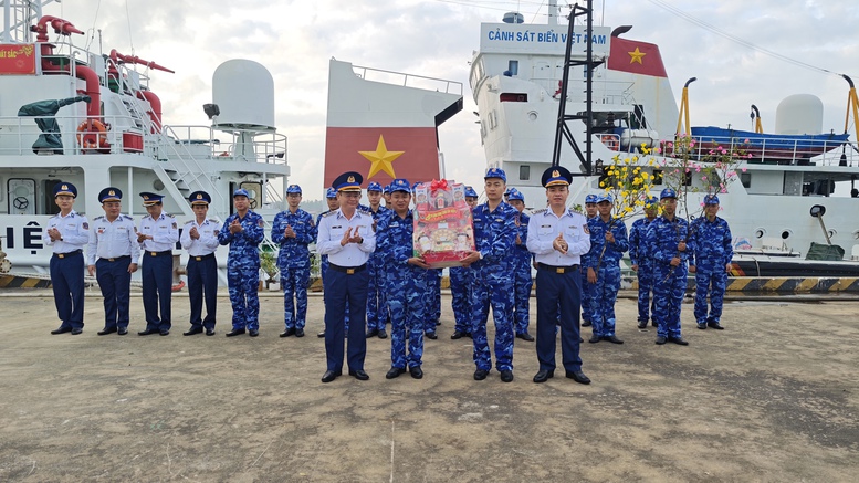 Lực lượng Cảnh sát biển 2 lên đường trực Tết ở vùng biển Trường Sa- Ảnh 1. Lực lượng Cảnh sát biển 2 lên đường trực Tết ở vùng biển Trường Sa- Ảnh 1.