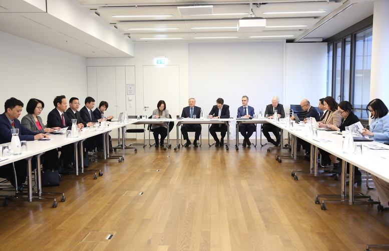 Thúc đẩy kết nối Trung tâm tài chính quốc tế Việt Nam với thế giới- Ảnh 4. Thúc đẩy kết nối Trung tâm tài chính quốc tế Việt Nam với thế giới- Ảnh 4.