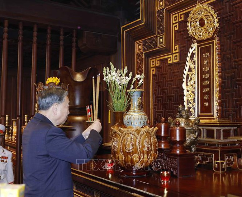 Tổng Bí thư Tô Lâm dự Lễ Khánh thành Nhà tưởng niệm Chủ tịch Hồ Chí Minh tại Di tích Đồi E2- Ảnh 4. Tổng Bí thư Tô Lâm dự Lễ Khánh thành Nhà tưởng niệm Chủ tịch Hồ Chí Minh tại Di tích Đồi E2- Ảnh 4.