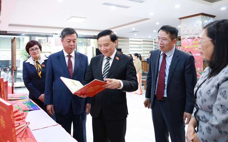 Ra mắt cuốn sách '80 năm Quốc hội Việt Nam - Những dấu ấn lịch sử'