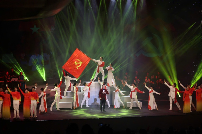 ‘Với Đảng vẹn toàn niềm tin yêu’-chương trình nghệ thuật đặc biệt hướng tới Đại hội Đảng XIV- Ảnh 4. ‘Với Đảng vẹn toàn niềm tin yêu’-chương trình nghệ thuật đặc biệt hướng tới Đại hội Đảng XIV- Ảnh 4.