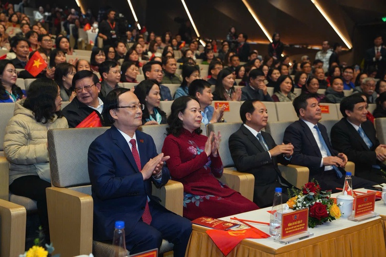 ‘Với Đảng vẹn toàn niềm tin yêu’-chương trình nghệ thuật đặc biệt hướng tới Đại hội Đảng XIV- Ảnh 1. ‘Với Đảng vẹn toàn niềm tin yêu’-chương trình nghệ thuật đặc biệt hướng tới Đại hội Đảng XIV- Ảnh 1.