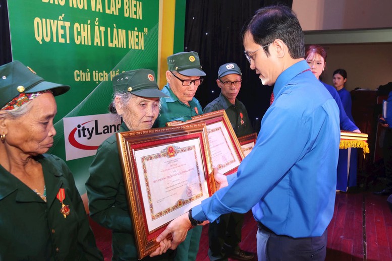 Quy định về xét, truy tặng “Huy chương Thanh niên xung phong vẻ vang”- Ảnh 1.
