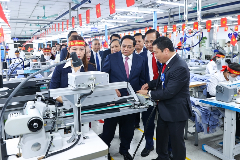 Thủ tướng: Phát triển ngành công nghiệp thời trang, biến dệt may Việt Nam thành thương hiệu toàn cầu- Ảnh 1. Thủ tướng: Phát triển ngành công nghiệp thời trang, biến dệt may Việt Nam thành thương hiệu toàn cầu- Ảnh 1.