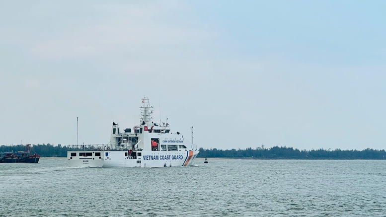 Tàu cảnh sát biển xuất quân làm nhiệm vụ trực Tết trên biển- Ảnh 4.