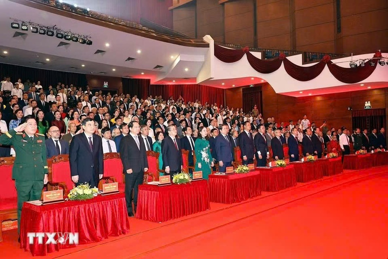 Chủ tịch Quốc hội Trần Thanh Mẫn dự Lễ kỷ niệm 150 năm Ngày sinh cụ Huỳnh Thúc Kháng- Ảnh 1.
