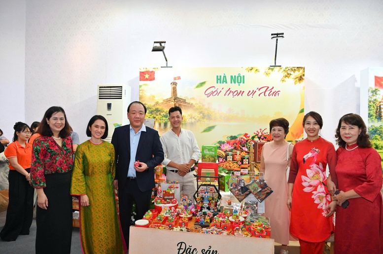 Khai mạc Tuần lễ sản phẩm Việt - Lào tại Hà Nội- Ảnh 6.