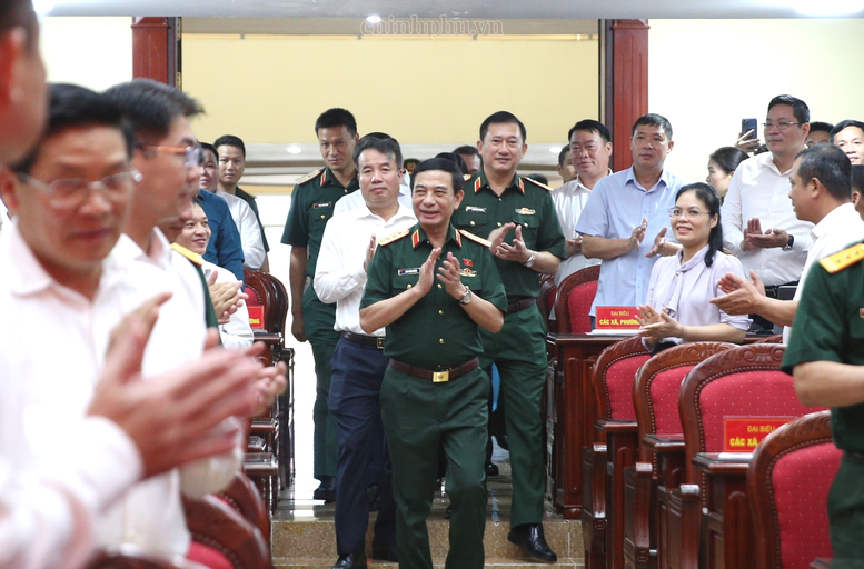 Đại tướng Phan Văn Giang tiếp xúc cử tri tỉnh Thái Nguyên- Ảnh 1.