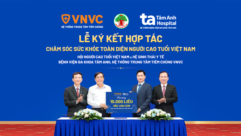 Hệ sinh thái Tâm Anh - VNVC tặng 10.000 liều vắc xin cúm cho người cao tuổi - Ảnh 1.