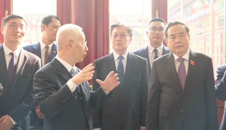 Chủ tịch Quốc hội Trần Thanh Mẫn thăm mô hình lập pháp ở Bắc Kinh- Ảnh 2.