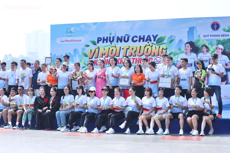 Gần 2.000 người chạy lan tỏa th&ocirc;ng điệp v&igrave; m&ocirc;i trường kh&ocirc;ng kh&oacute;i thuốc- Ảnh 4.