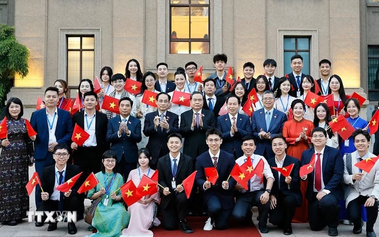 Chủ tịch Quốc hội Trần Thanh Mẫn gặp gỡ cộng đồng kiều bào tại Trung Quốc