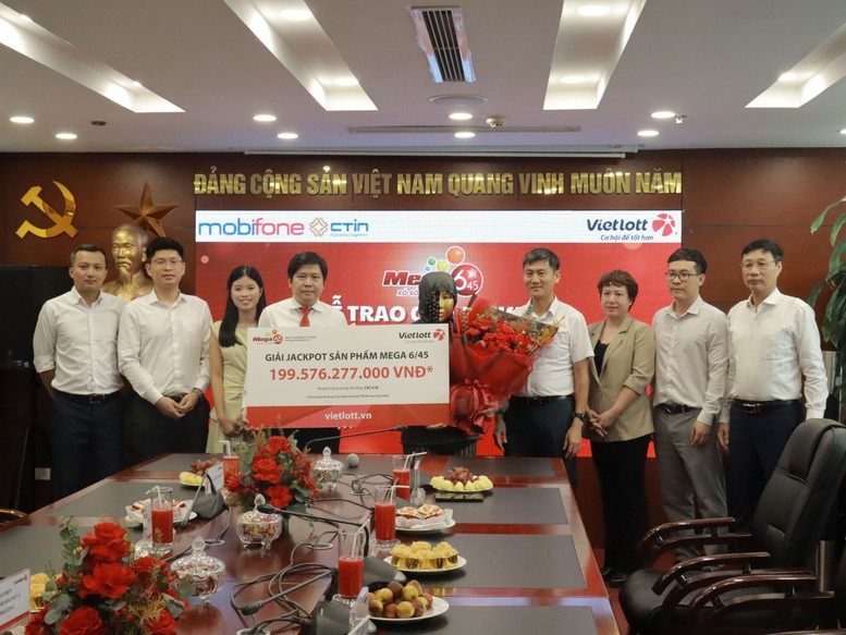 Trúng Jackpot gần 200 tỷ đồng, một phụ nữ An Giang tặng 5 tỷ làm từ thiện- Ảnh 1.
