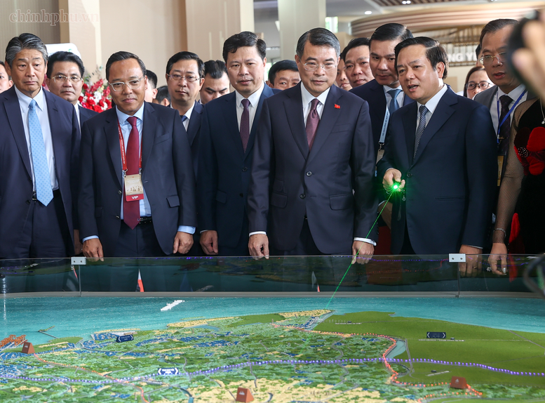 Thủ tướng: Hưng Yên cần quyết tâm cao nhất để sớm trở thành thành phố trước năm 2030- Ảnh 6.