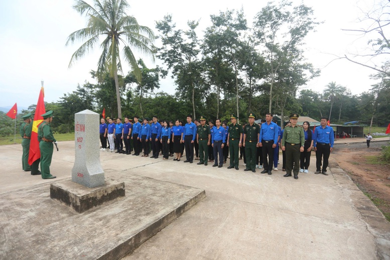 Hành trình sẻ chia, tri ân trên miền đất lửa Quảng Trị- Ảnh 1.