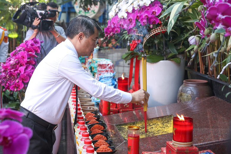 TRỰC TIẾP: Trang nghiêm lễ viếng, truy điệu và an táng 731 hài cốt liệt sĩ tại TPHCM- Ảnh 3.