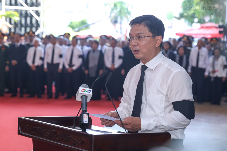 Trang nghi&ecirc;m lễ viếng, truy điệu v&agrave; an t&aacute;ng 731 h&agrave;i cốt liệt sĩ tại TPHCM- Ảnh 12.