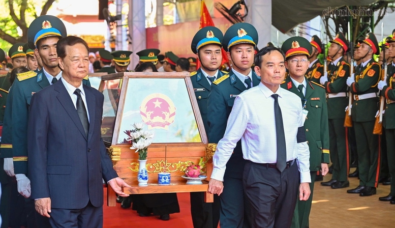Trang nghi&ecirc;m lễ viếng, truy điệu v&agrave; an t&aacute;ng 731 h&agrave;i cốt liệt sĩ tại TPHCM- Ảnh 15.