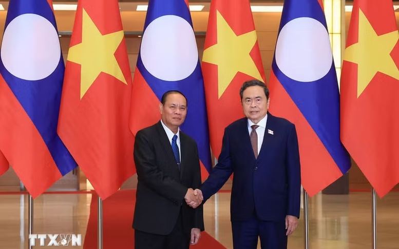Chủ tịch Quốc hội Trần Thanh Mẫn tiếp Thường trực Ban Bí thư Trung ương Đảng Nhân dân Cách mạng Lào