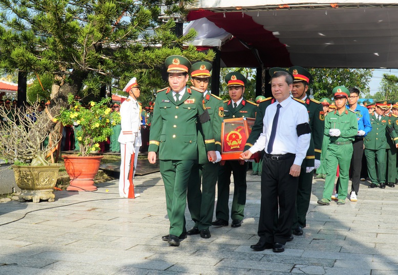 Các địa phương tổ chức Lễ viếng, truy điệu và an táng hài cốt liệt sĩ- Ảnh 7.