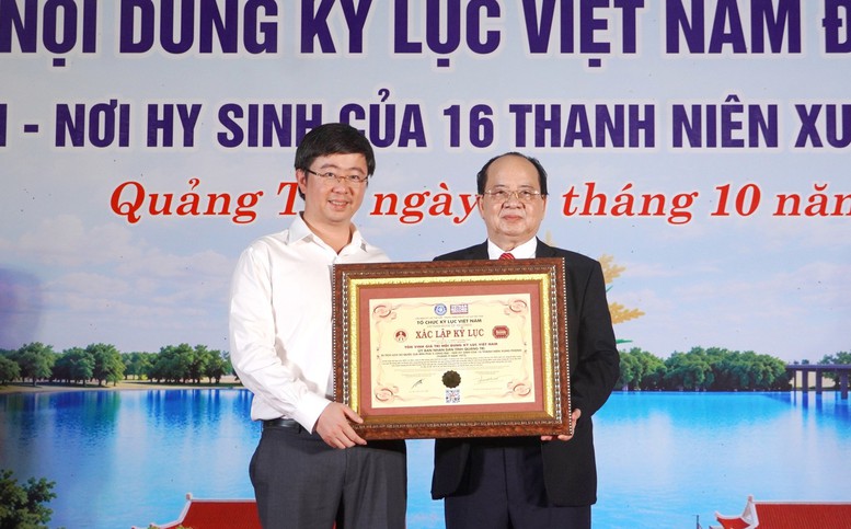 Đ&oacute;n nhận Bằng t&ocirc;n vinh gi&aacute; trị nội dung kỷ lục Việt Nam đối với Di t&iacute;ch 'Bến ph&agrave; II Long Đại'- Ảnh 2.
