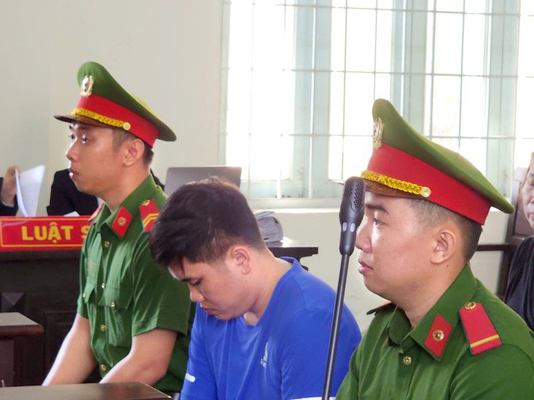 Vụ tai nạn giao thông ở Vĩnh Long: Tuyên phạt tài xế xe tải 30 tháng tù- Ảnh 1.