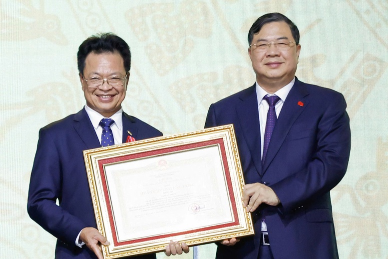Ph&oacute; Thủ tướng Thường trực Phạm Gia T&uacute;c: Đường sắt phải trở th&agrave;nh trục hạ tầng chiến lược, kiến tạo kh&ocirc;ng gian ph&aacute;t triển quốc gia- Ảnh 4.