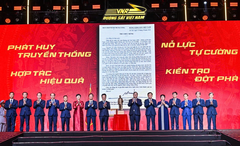 Ph&oacute; Thủ tướng Thường trực Phạm Gia T&uacute;c: Đường sắt phải trở th&agrave;nh trục hạ tầng chiến lược, kiến tạo kh&ocirc;ng gian ph&aacute;t triển quốc gia- Ảnh 2.