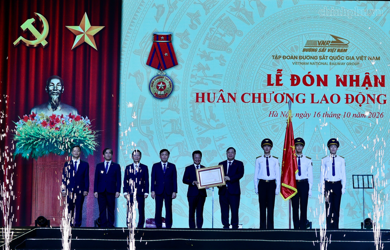 Phó Thủ tướng Thường trực Phạm Gia Túc: Đường sắt phải trở thành trục hạ tầng chiến lược, kiến tạo không gian phát triển quốc gia- Ảnh 1.
