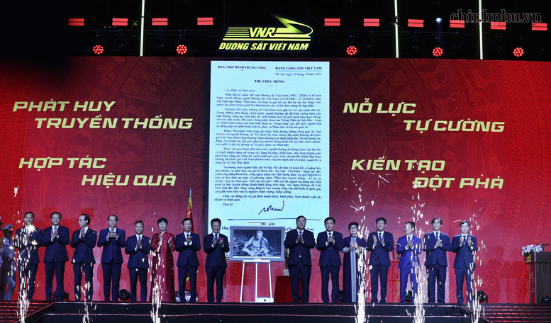 Phó Thủ tướng Thường trực Phạm Gia Túc: Đường sắt phải trở thành trục hạ tầng chiến lược, kiến tạo không gian phát triển quốc gia- Ảnh 3.