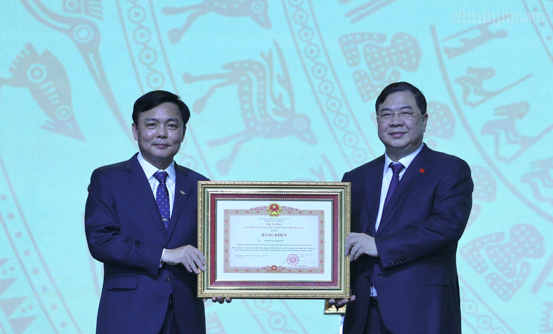Phó Thủ tướng Thường trực Phạm Gia Túc: Đường sắt phải trở thành trục hạ tầng chiến lược, kiến tạo không gian phát triển quốc gia- Ảnh 5.