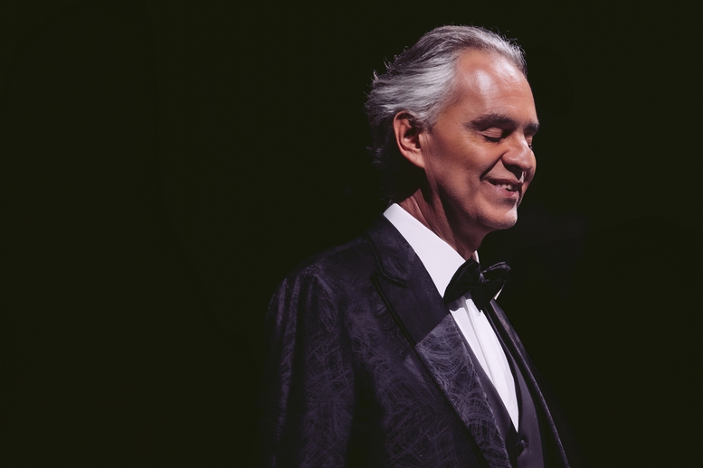 Danh ca huyền thoại Maestro Andrea Bocelli lần đầu đến Việt Nam- Ảnh 1.