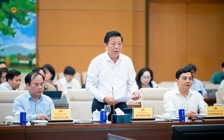 Ủy ban Thường vụ Quốc hội cho ý kiến về dự án Luật Nhà ở (sửa đổi) và dự án Luật Kinh doanh bất động sản (sửa đổi)