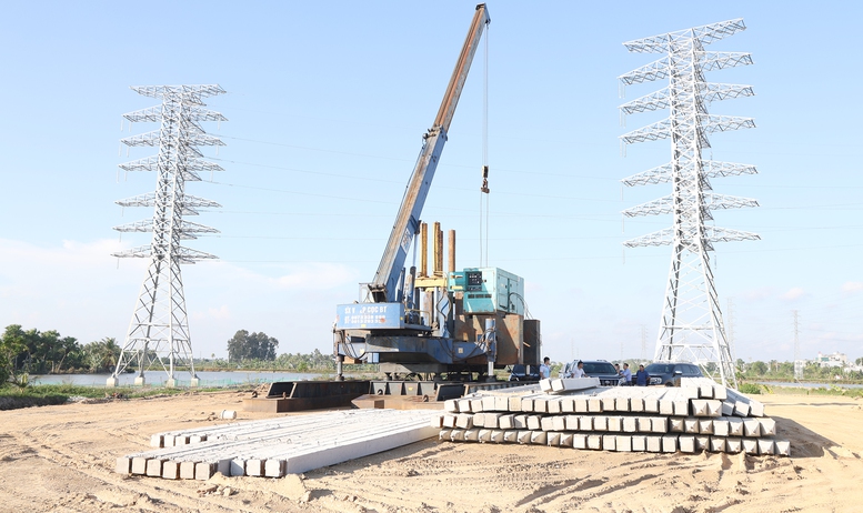 Nỗ lực đóng điện dự ánTBA 220 kV Sầm Sơn và đường dây đấu nối trong tháng 12/2026- Ảnh 2.