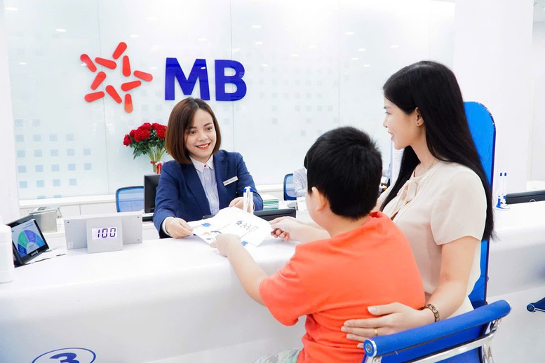 Lãi suất đồng loạt hạ nhiệt, nhiều gói tín dụng ưu đãi được triển khai- Ảnh 1.
