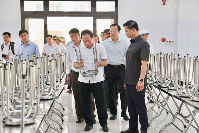 Phó Thủ tướng Lê Tiến Châu kiểm tra thực địa trường nội trú liên cấp tại tỉnh Quảng Trị- Ảnh 4.
