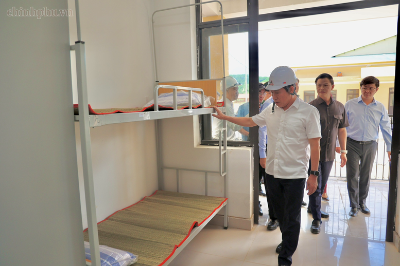 Phó Thủ tướng Lê Tiến Châu kiểm tra thực địa trường nội trú liên cấp tại tỉnh Quảng Trị- Ảnh 6.
