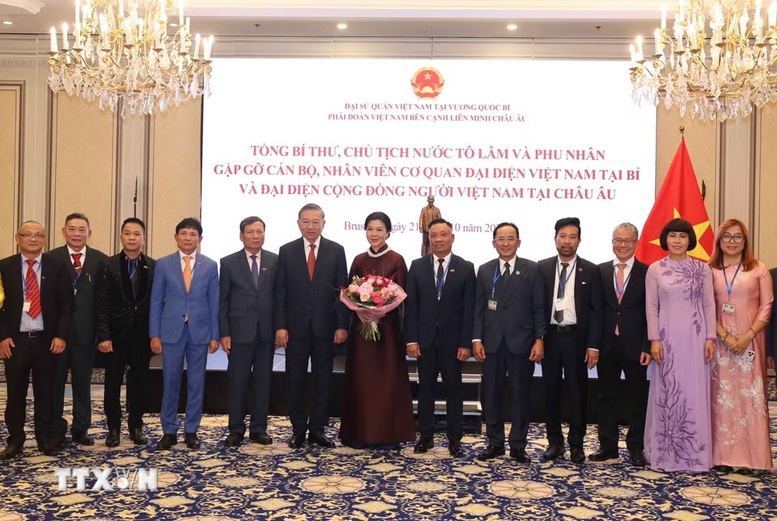 Tổng Bí thư, Chủ tịch nước Tô Lâm và Phu nhân gặp đại diện cộng đồng người Việt Nam tại châu Âu- Ảnh 4.