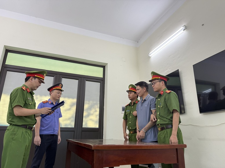 Phú Thọ: Khởi tố, bắt tạm giam đối tượng có hành vi ngược đãi, hành hạ hai con ruột- Ảnh 1.