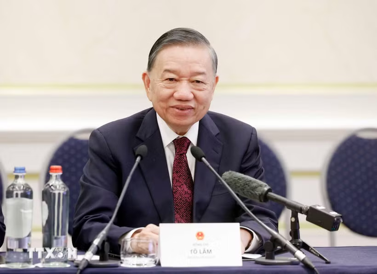 Tổng Bí thư, Chủ tịch nước Tô Lâm gặp gỡ đại diện chuyên gia, trí thức người Việt tại Bỉ và Luxembourg- Ảnh 1.