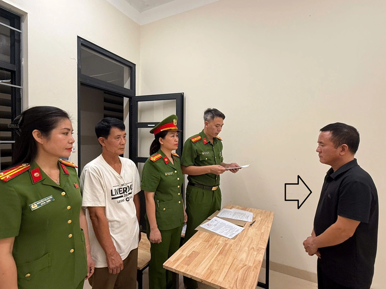 Truy tố 5 bị can chôn lấp trái phép hơn 900 tấn chất thải - Ảnh 1.