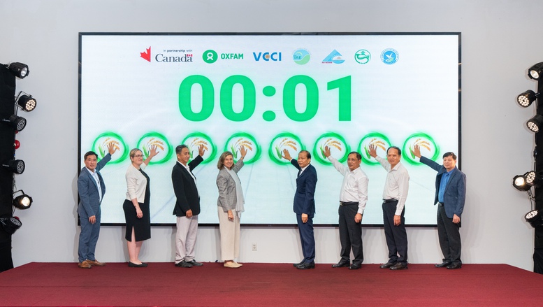 Canada hỗ trợ ĐBSCL phát triển lúa gạo phát thải thấp, 48.200 người dự kiến hưởng lợi - Ảnh 1.