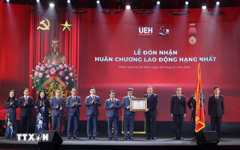 Tổng Bí thư, Chủ tịch nước Tô Lâm: TPHCM tiếp tục đổi mới tư duy tự chủ, nâng cao năng lực thực thi - Ảnh 3.