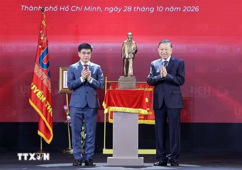 Tổng Bí thư, Chủ tịch nước Tô Lâm dự Lễ kỷ niệm 50 năm thành lập Đại học Kinh tế Thành phố Hồ Chí Minh - Ảnh 1.