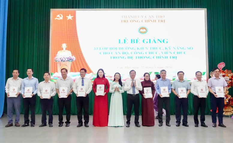Trường Chính trị Cần Thơ: Đưa việc thật vào lớp học, mang cách làm mới về cơ sở- Ảnh 2.