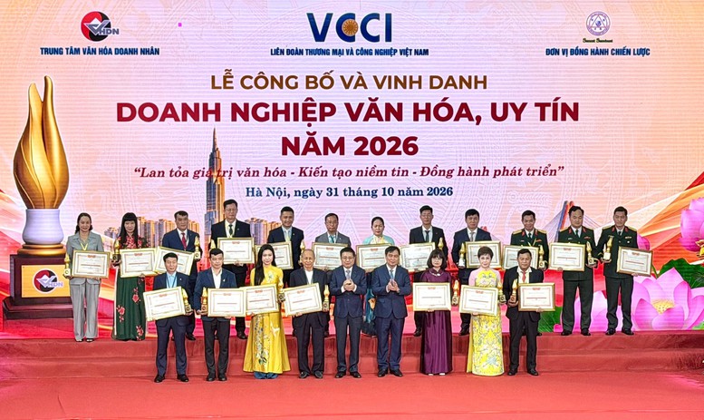 100 doanh nghiệp được VCCI vinh danh vì văn hóa và uy tín - Ảnh 1.
