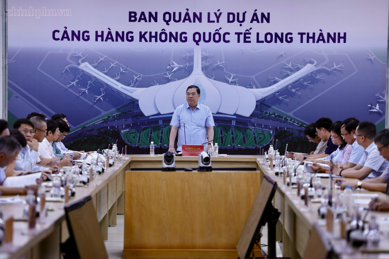 Phó Thủ tướng Thường trực Phạm Gia Túc kiểm tra, đôn đốc tiến độ dự án sân bay Long Thành và các tuyến giao thông phục vụ kết nối- Ảnh 1.