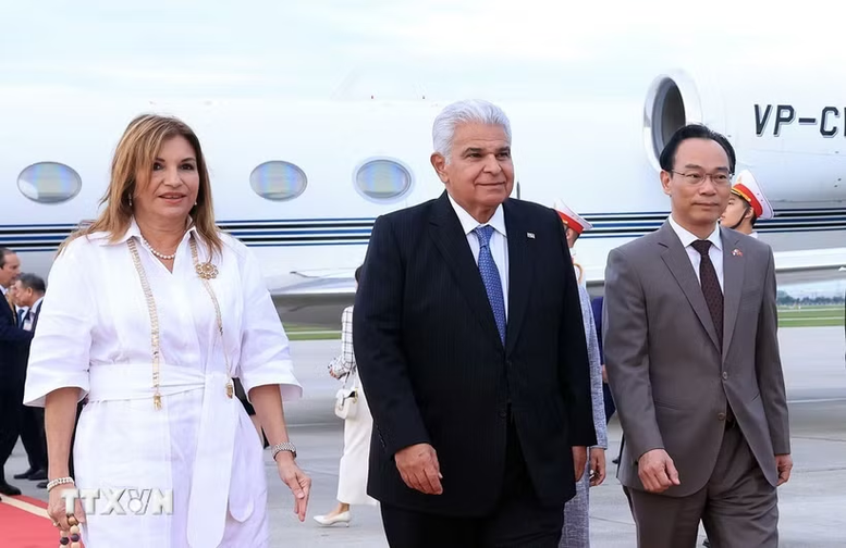 Tổng thống Cộng hòa Panama José Raúl Mulino và Phu nhân bắt đầu thăm Việt Nam- Ảnh 1.